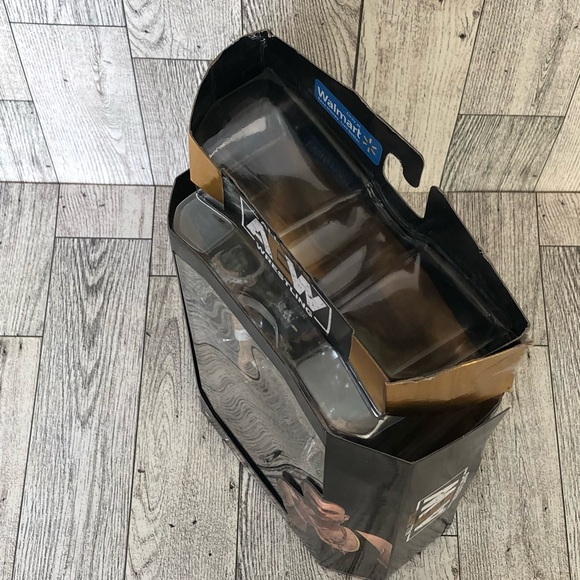 Jazwares - AEW Unrivaled Collection #135 Eddie Kingston Figure Walmart Exclusive - Picture 4 of 8